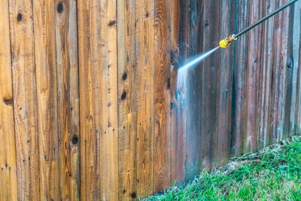 Cost of Fence Washing in Camarillo