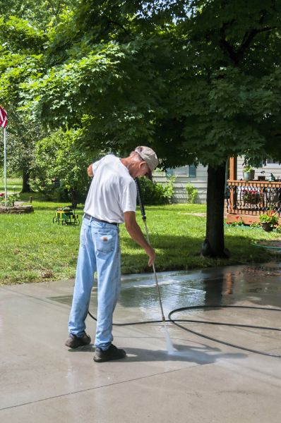 Cost of Driveway Concrete Cleaning in Camarillo