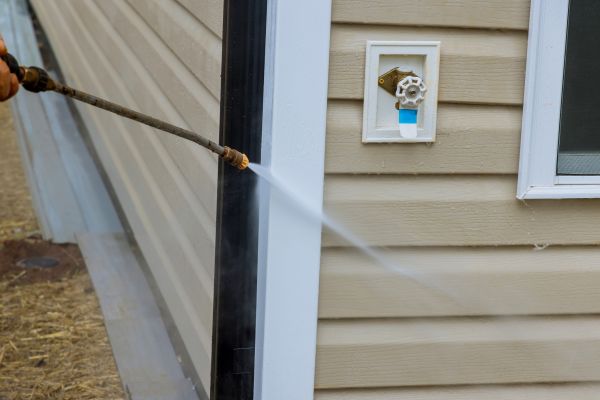 Cost of Vinyl Siding Cleaning in Camarillo